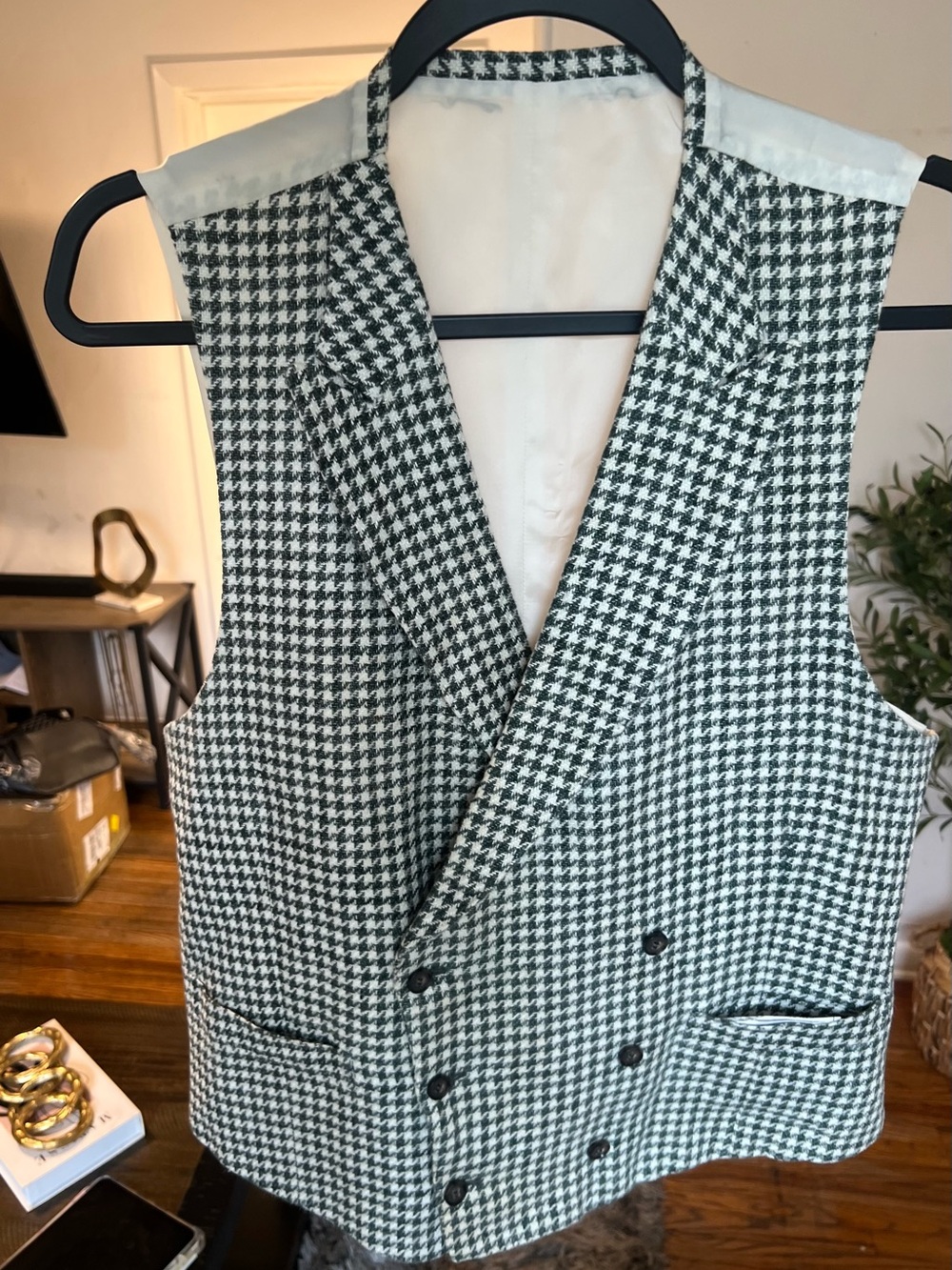 Suitsupply Houndstooth Double-Breasted Waistcoat in green and cream